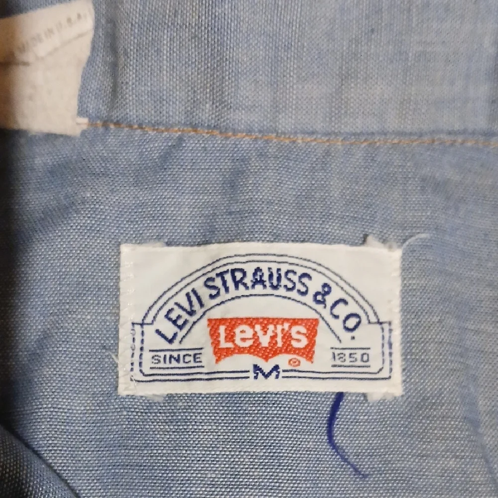 Levi's Men's Light Blue Casual Shirt